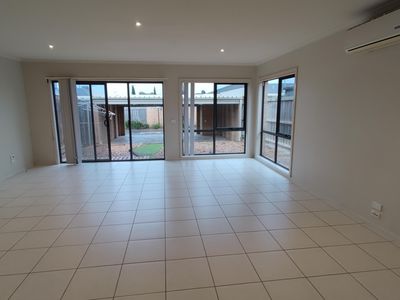 4 Bianca Boulevard, Tarneit