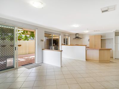 17 Coomer Elbow, South Guildford