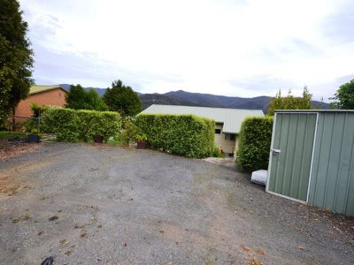 12 Arthur Street , Mount Beauty