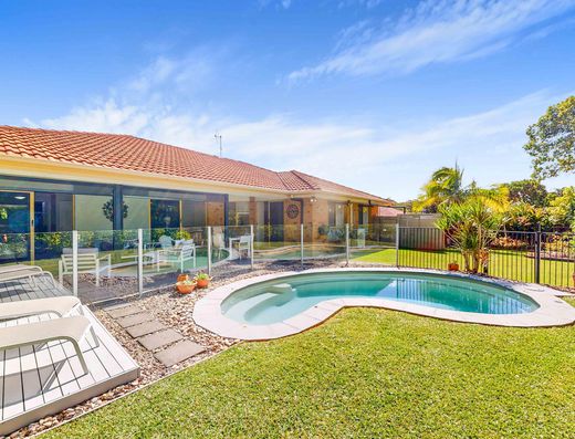Elevated, Private & Perfectly Presented image 18