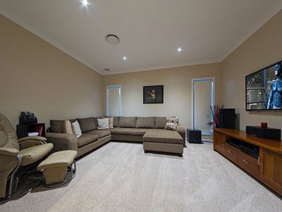 3 Lydia Pl, Wakerley