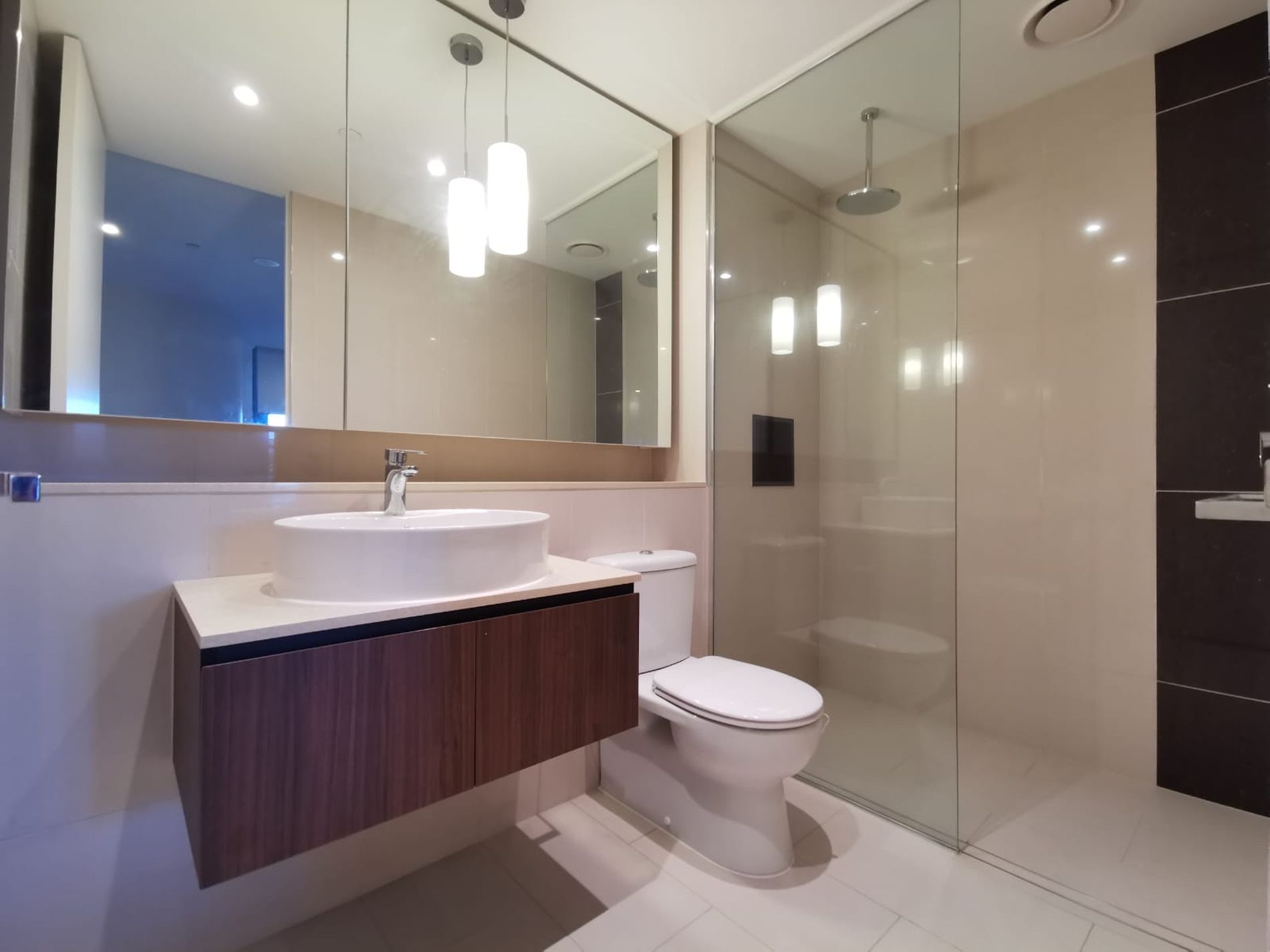 808 / 227 Toorak Road, South Yarra