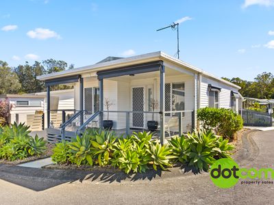 12 Sixth Avenue, Green Point