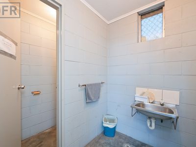 3/35 Weston Street, Naval Base