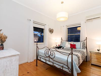 96 Raff Avenue, Holland Park