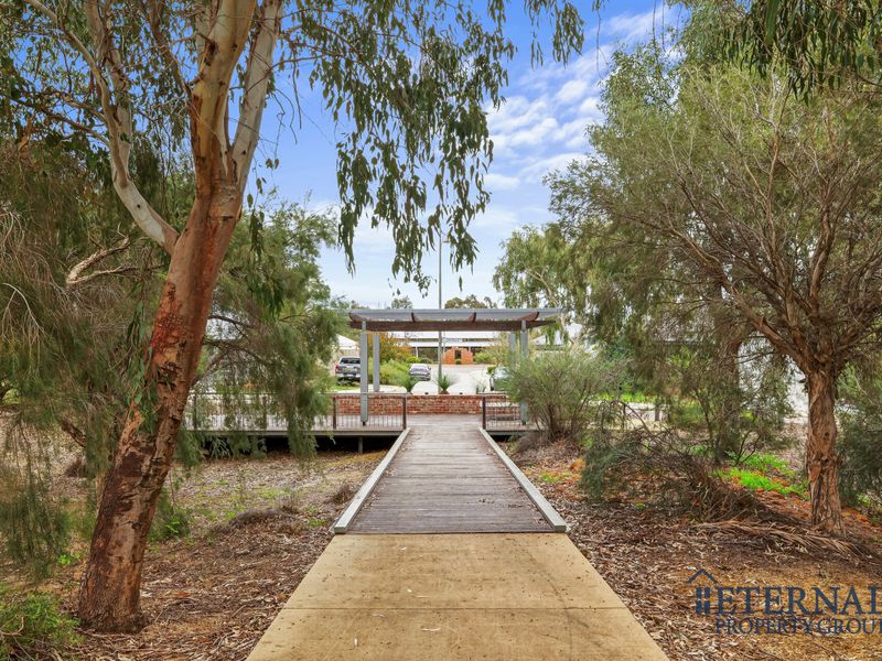 15 Castello Crescent, Byford
