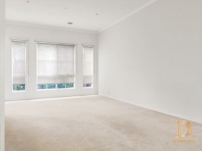 3 St Claire Walk, Doncaster East