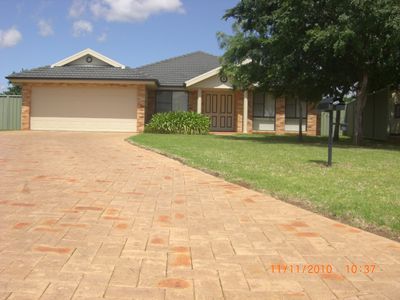 9 Paroo Place, Dubbo