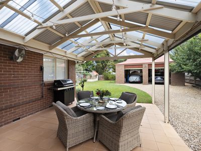 1 Corhanwarrabul Close, Rowville