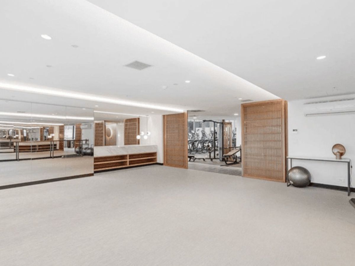 3807 / 228 La Trobe Street, Melbourne