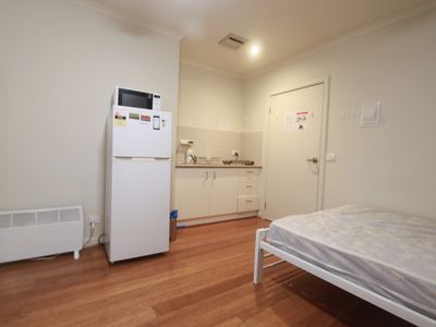 (R2) 1 / 108 Wellington road, Clayton