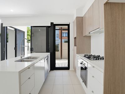 1 Capri Court, Hope Island