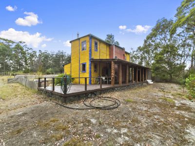 Flakemores Road, Eggs And Bacon Bay