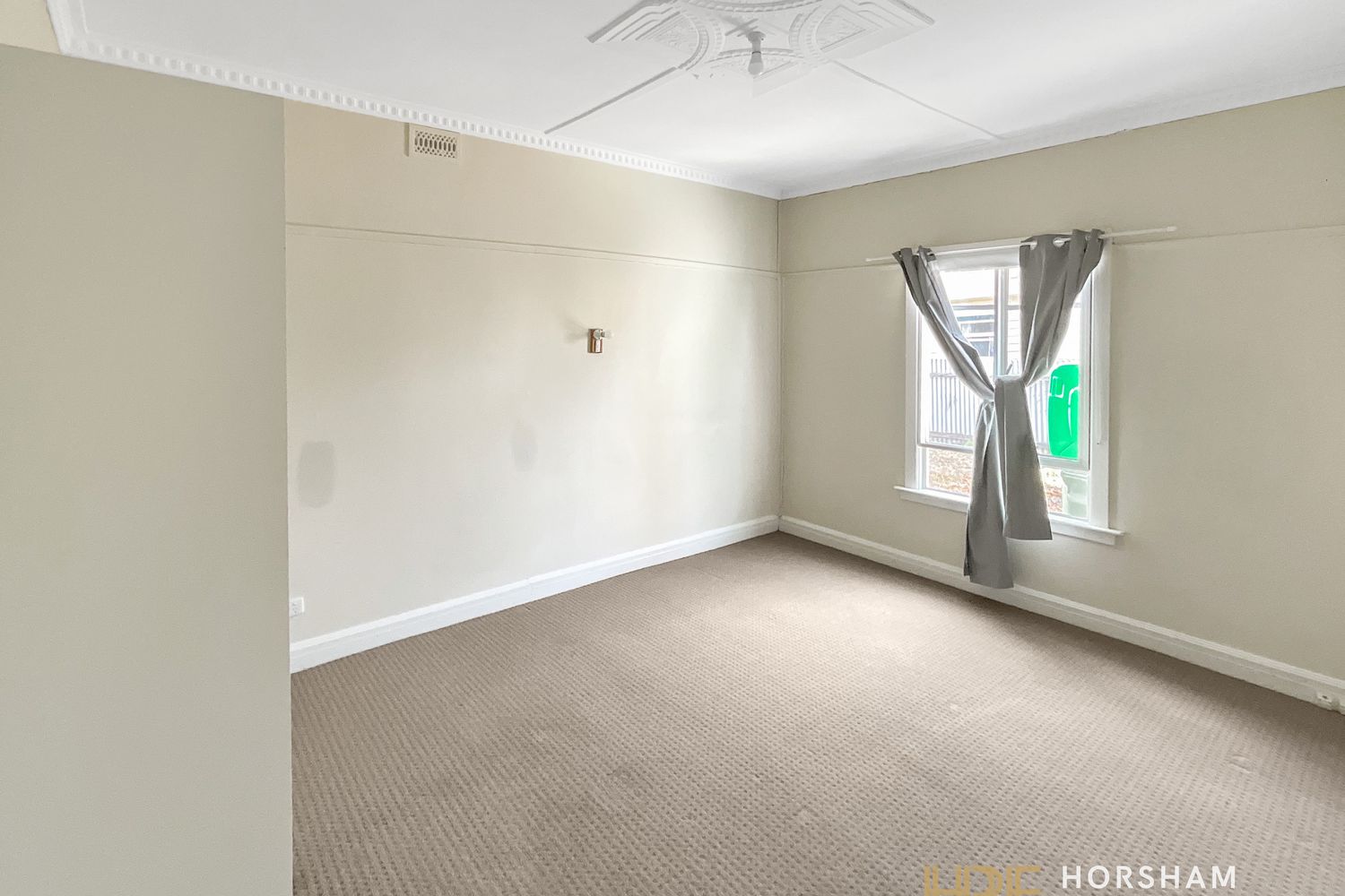 16 Johnson Street, Horsham