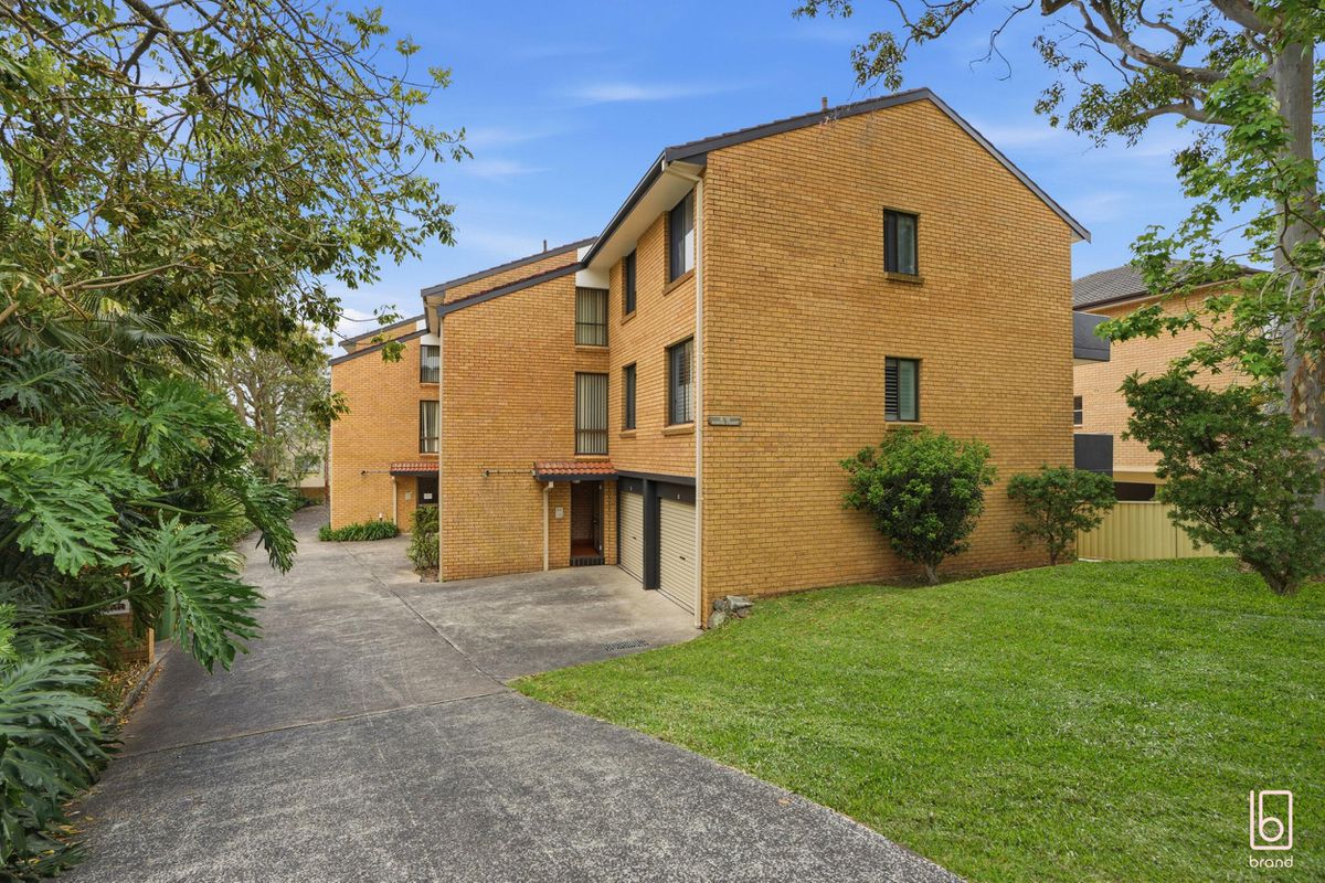 2 / 8-12 Ocean Parade, The Entrance