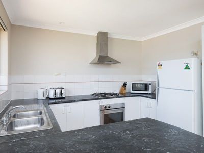 3 / 2 Lyall Street, Lamington