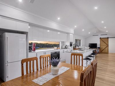 254 Guernsey Rise, Chittering