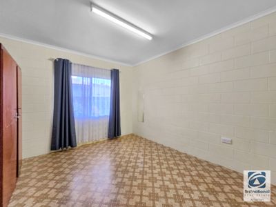 12 Walker Street, Kairi