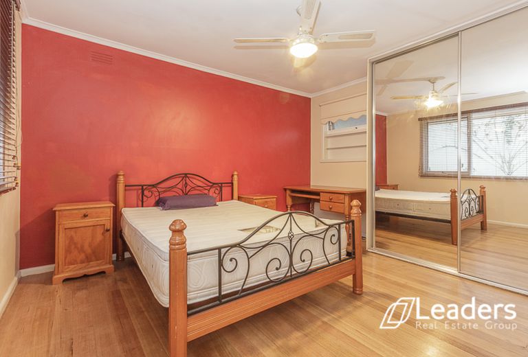 14 Knaith Road, Ringwood East