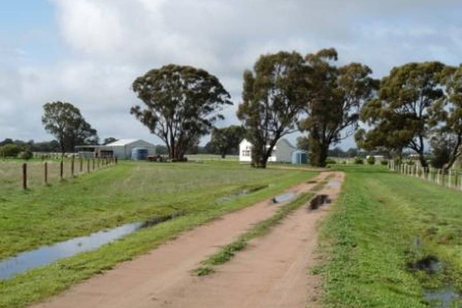 668 Walsh Rd, Horsham