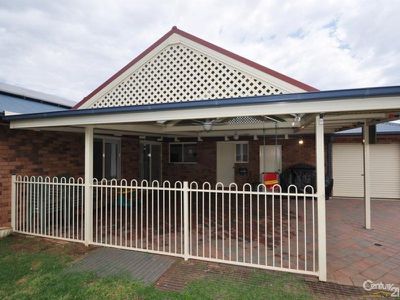 10 Nepean Place, Dubbo