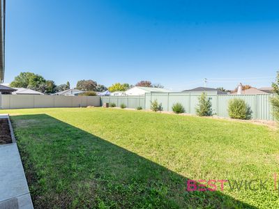 14 Maxwell Drive, Eglinton