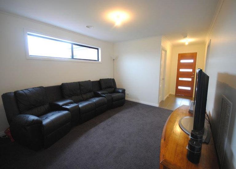 17 Coastal Court, Portland