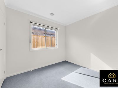 36 Ironstone Street, Cranbourne East