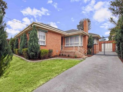 41 Caroline Crescent, Blackburn North