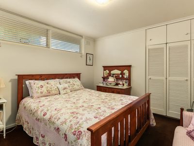 17 Adams Street, Donovans