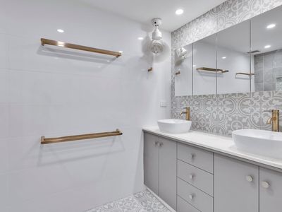 809 / 2-10 Greenslopes Street, Cairns North