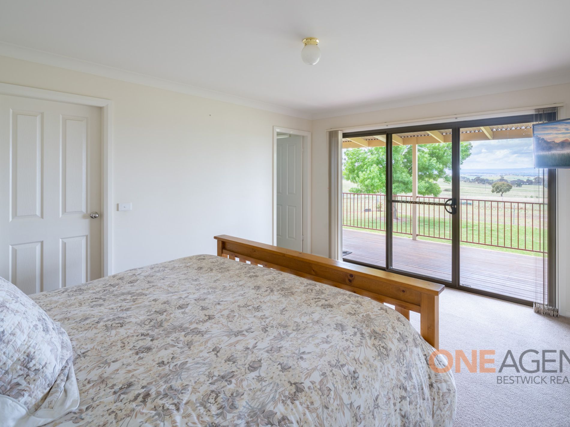 81 SPRING CLOSE, Mount Rankin