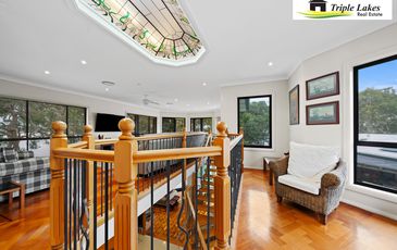 10 Omaru Place, Summerland Point