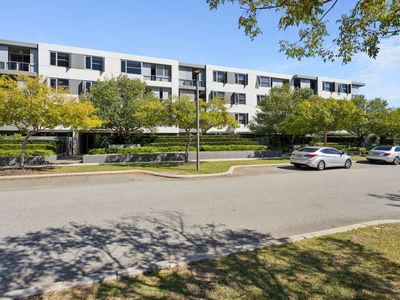 15 / 39-43 Bow River Crescent, Burswood