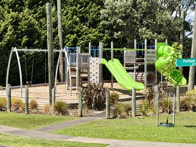 102 Chelsea View Drive, Chatswood