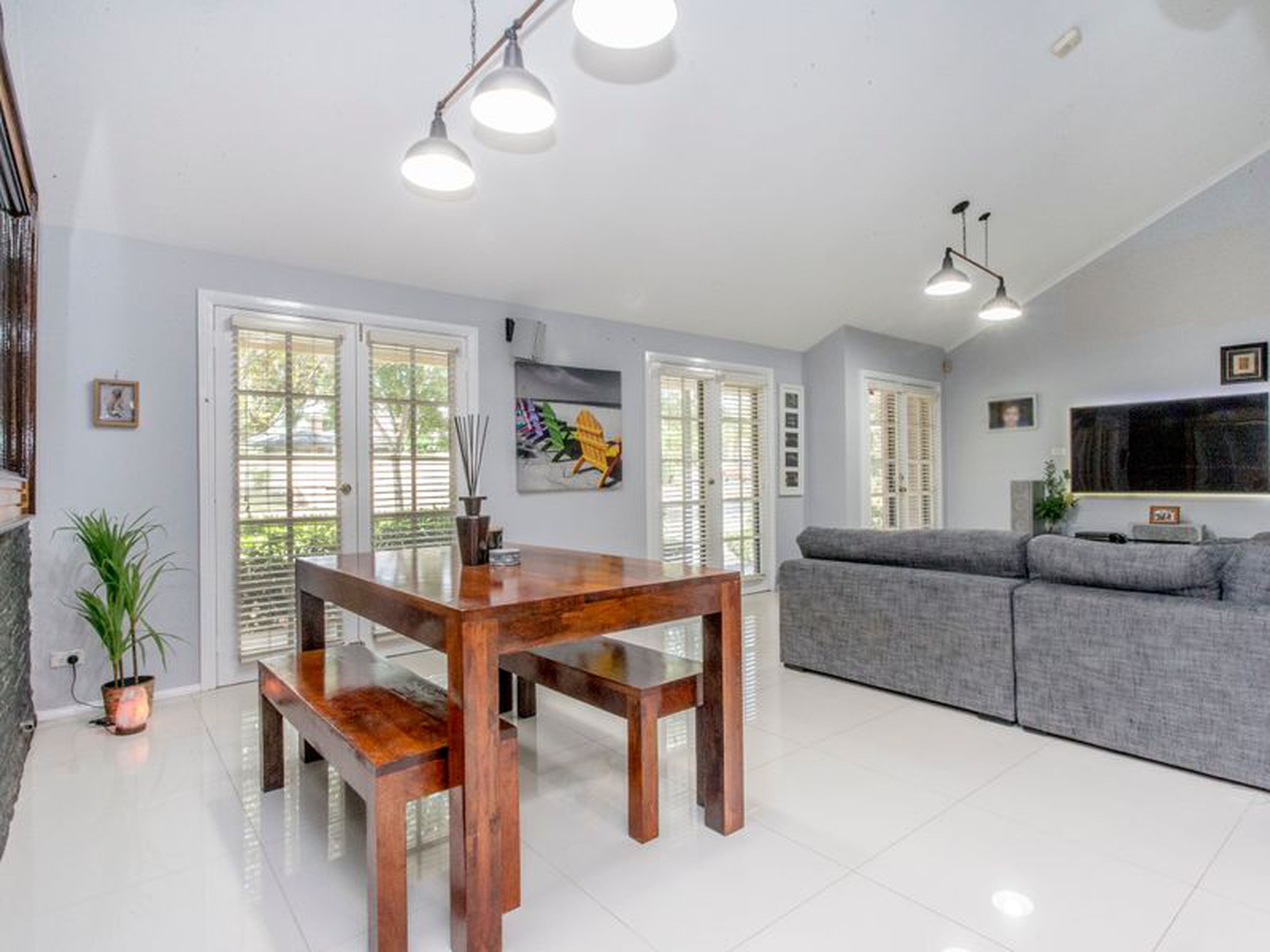 2 Kenneth Slessor Drive, GLENMORE PARK