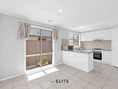 15 Stone Hill Circuit, Cranbourne East