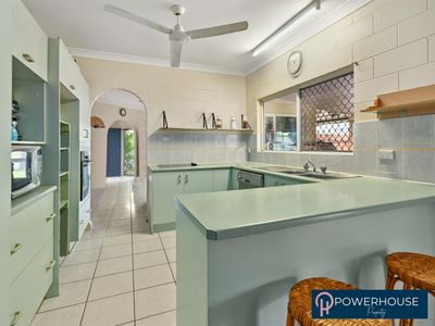 9 Batavia Court, Bentley Park
