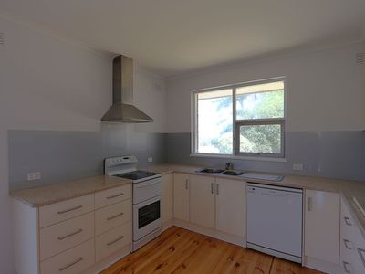 12 Hillcrest Avenue, Mount Gambier