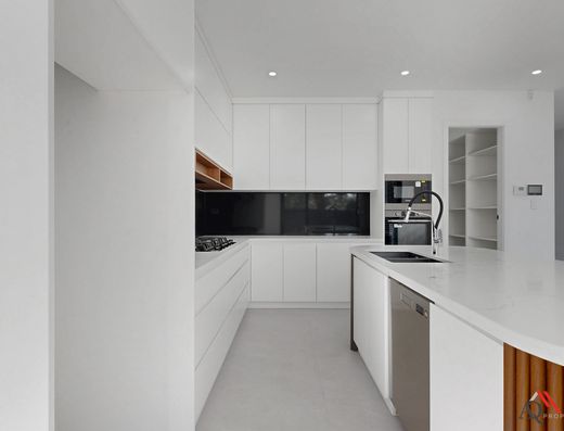 8A Wolumba St, Chester Hill