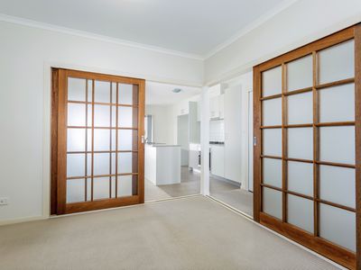 9 / 4 Ross Road, Crestwood