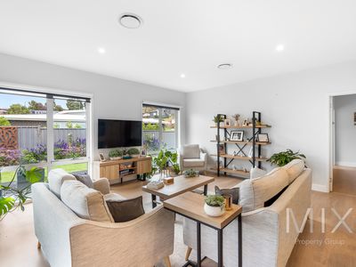 11 Dowding Crescent, New Town