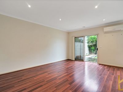 1 / 3 Bellinger Crescent, Wyndham Vale