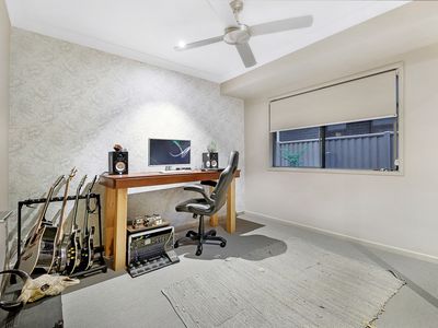 28 Iridium Drive, Hope Island