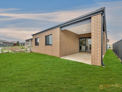 142 McKinley Drive, Truganina