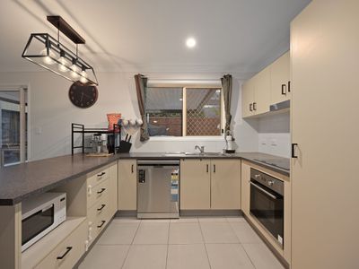 6 Sky Court, Springfield