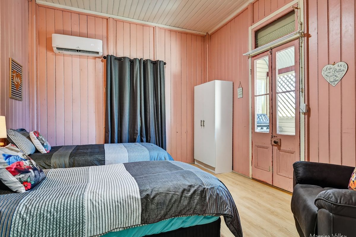 16 Flett Street, Wingham