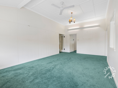 85 Dover Street, Hawthorne