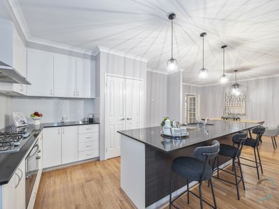 5 Scarlet Close, Tapping