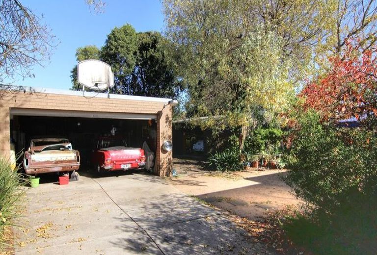 26 Charlton  Street, Mount Waverley